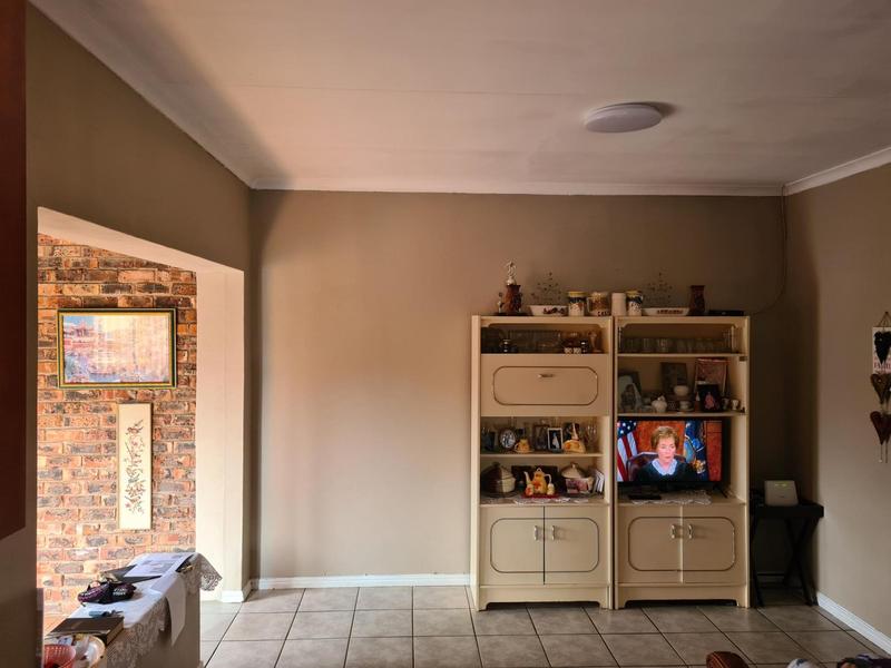 To Let 2 Bedroom Property for Rent in Scheepershoogte Eastern Cape